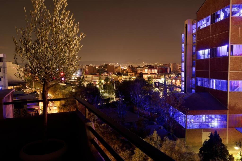 Designer Loft In Heart Of Nightlife Apartment *