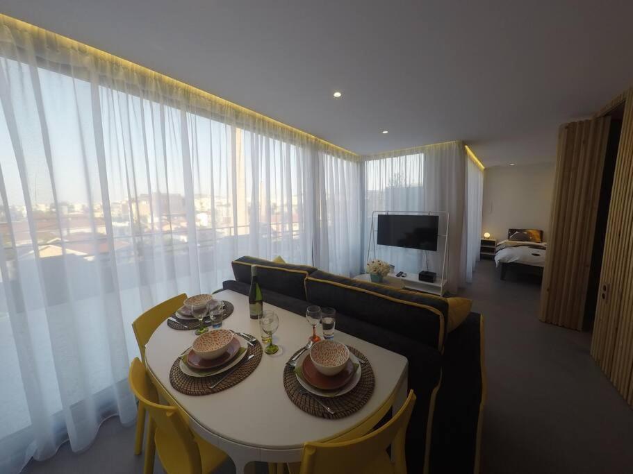 Designer Loft In Heart Of Nightlife