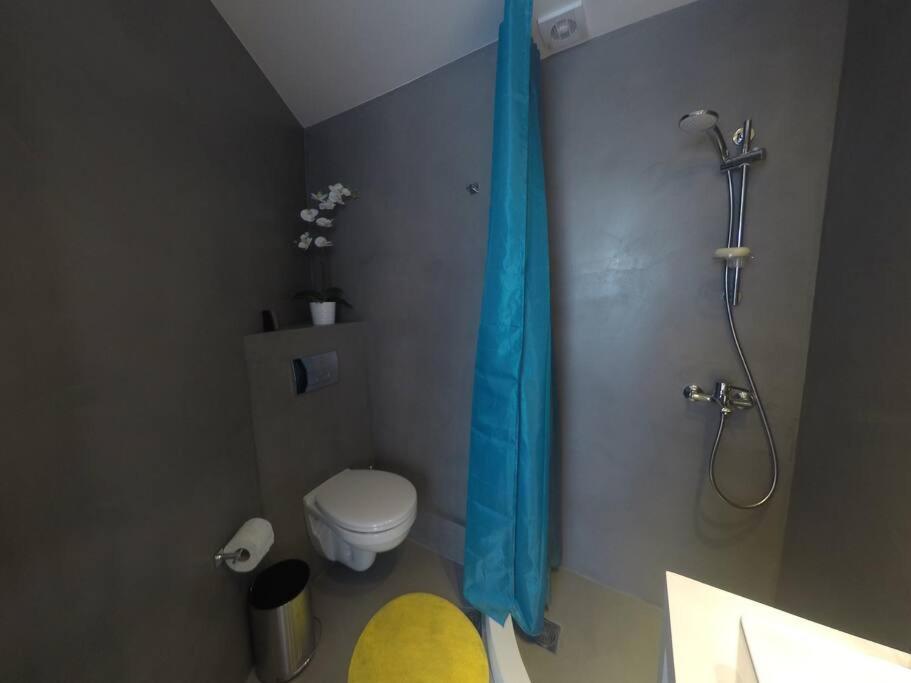 Designer Loft In Heart Of Nightlife Apartment *